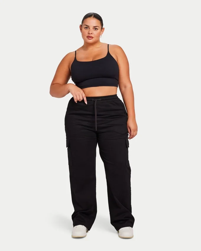 Damska podstawowa bluzka typu crop top – czarna Damska podstawowa bluzka typu crop top – czarna