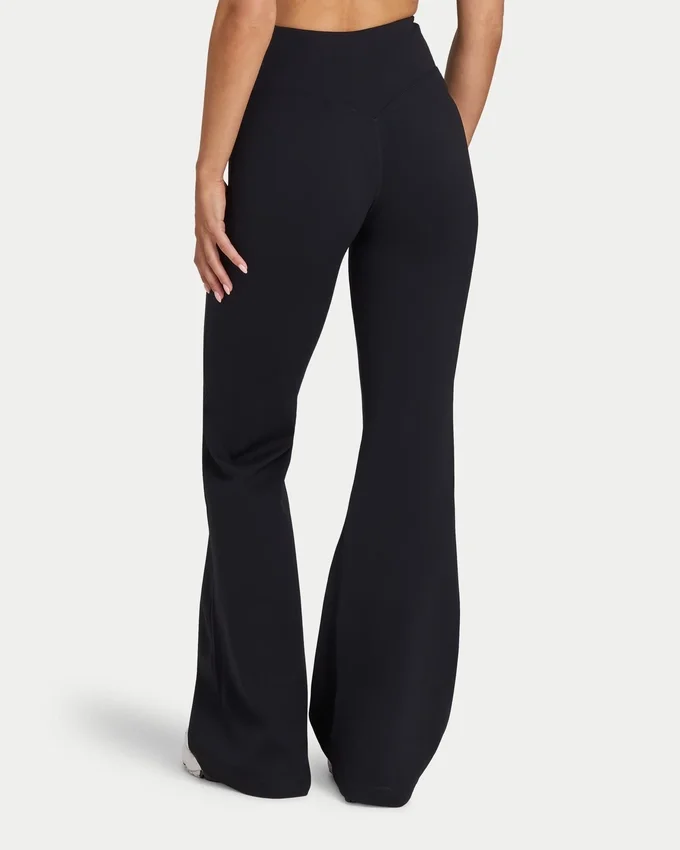 Damskie legginsy z rozszerzanymi nogawkami z kolekcji Essentials Damskie legginsy z rozszerzanymi nogawkami z kolekcji Essentials