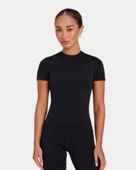 Niezbędny T-shirt damski – czarna